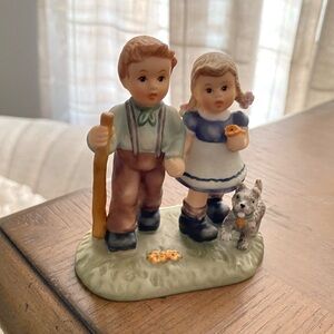 Hummel Cake Topper with Children and Dog - Brown, Blue, Green